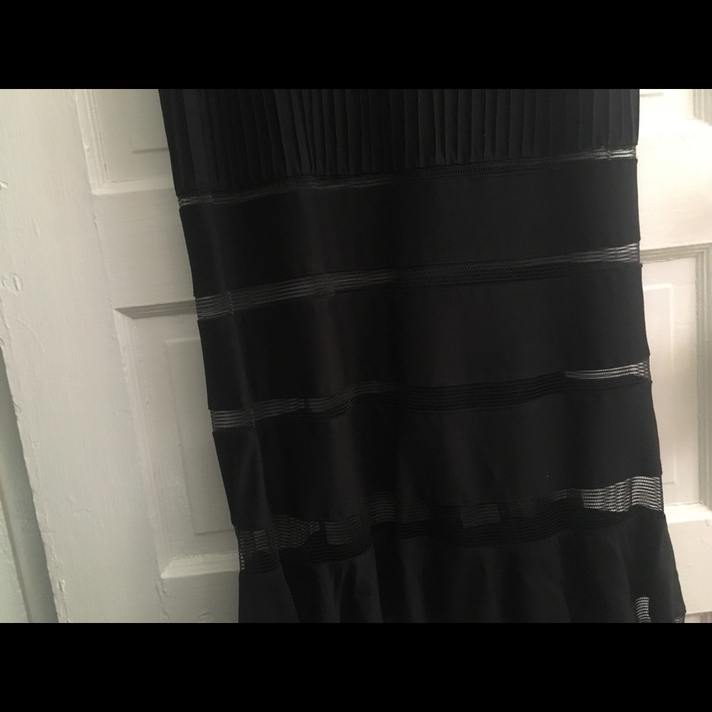 Dress - Picture 6 of 6